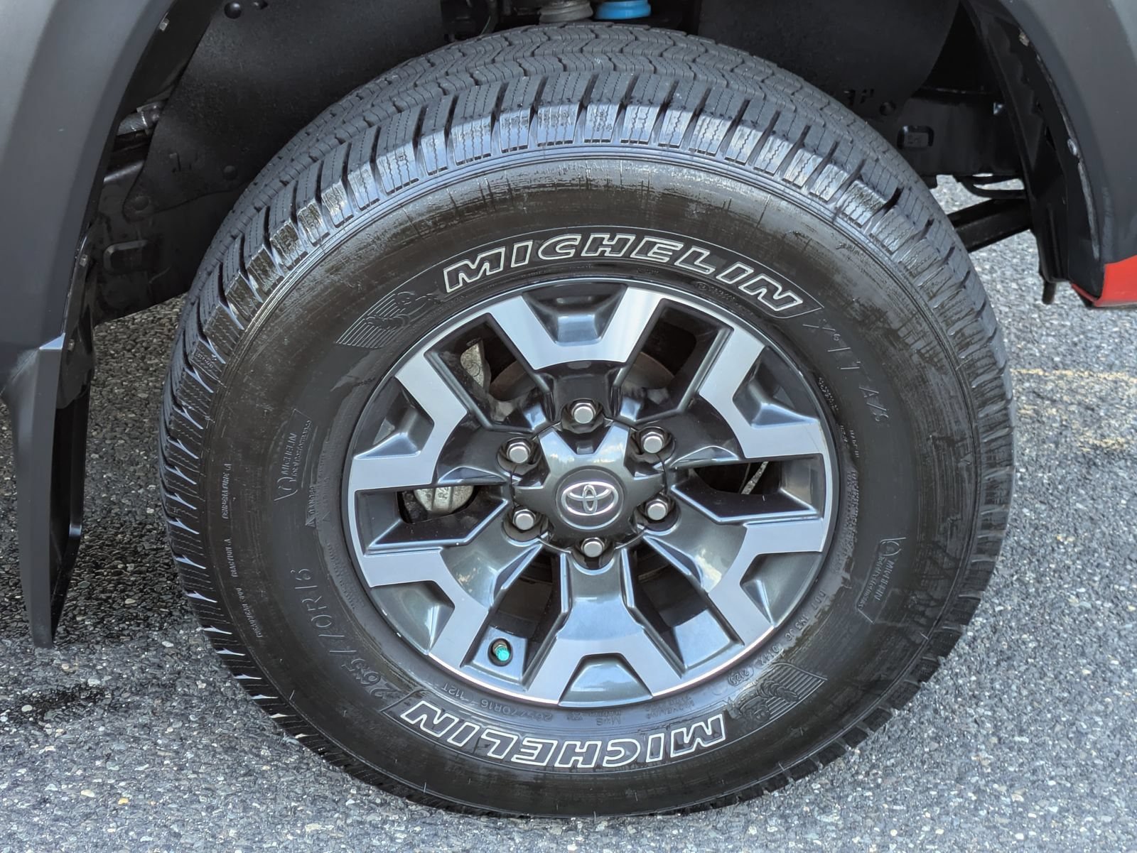 Used 2017 Toyota Tacoma TRD Off-Road w/ Tow Package (A/T) AWD/4WD image 31