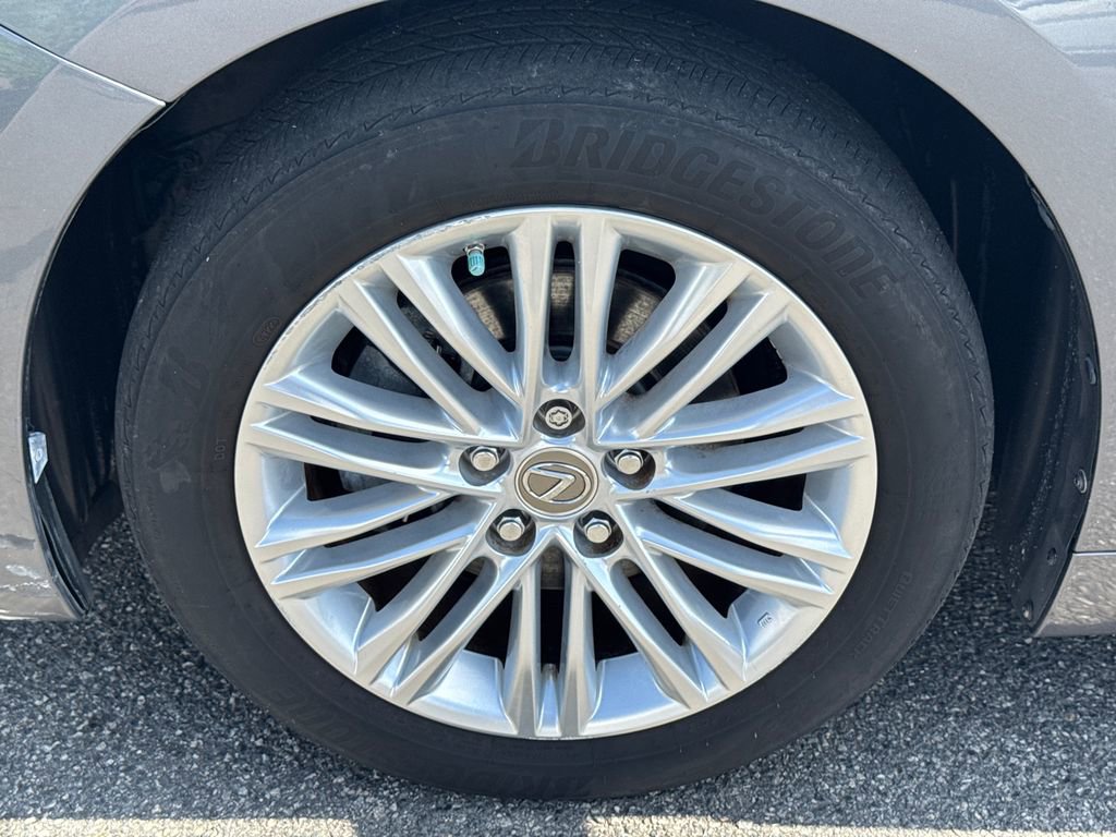 Used 2015 Lexus ES 350 w/ Luxury Package image 11