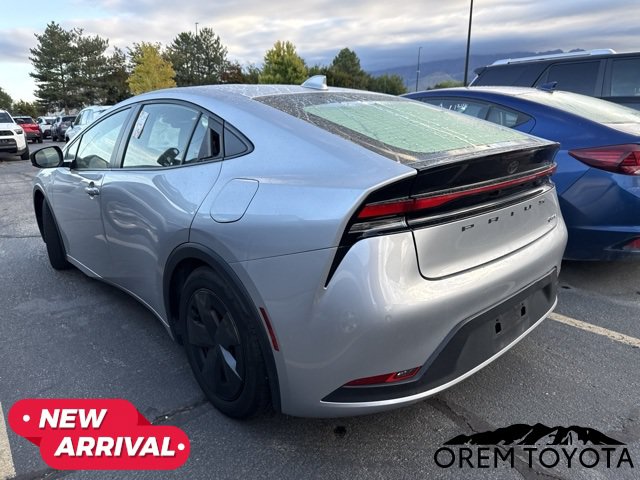 Used 2025 Toyota Prius LE FWD image 9