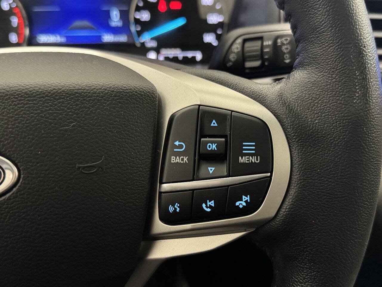 Used 2022 Ford Explorer XLT w/ XLT Sport Appearance Package AWD/4WD image 30