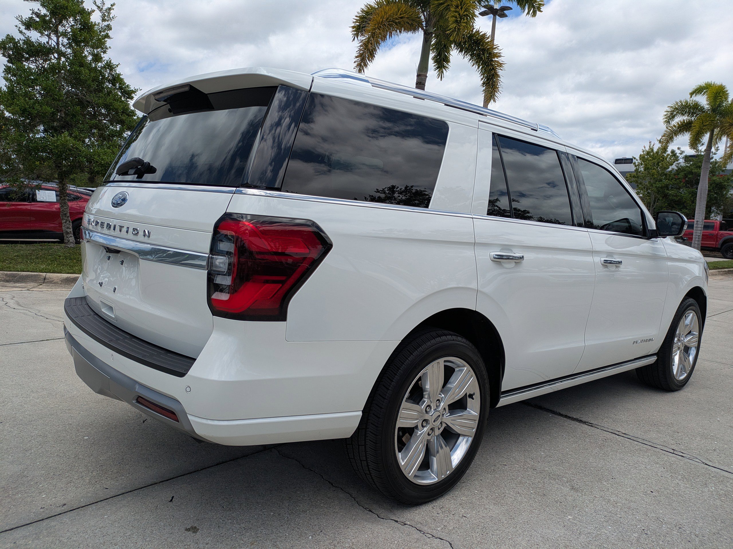 Certified 2023 Ford Expedition Platinum RWD image 4