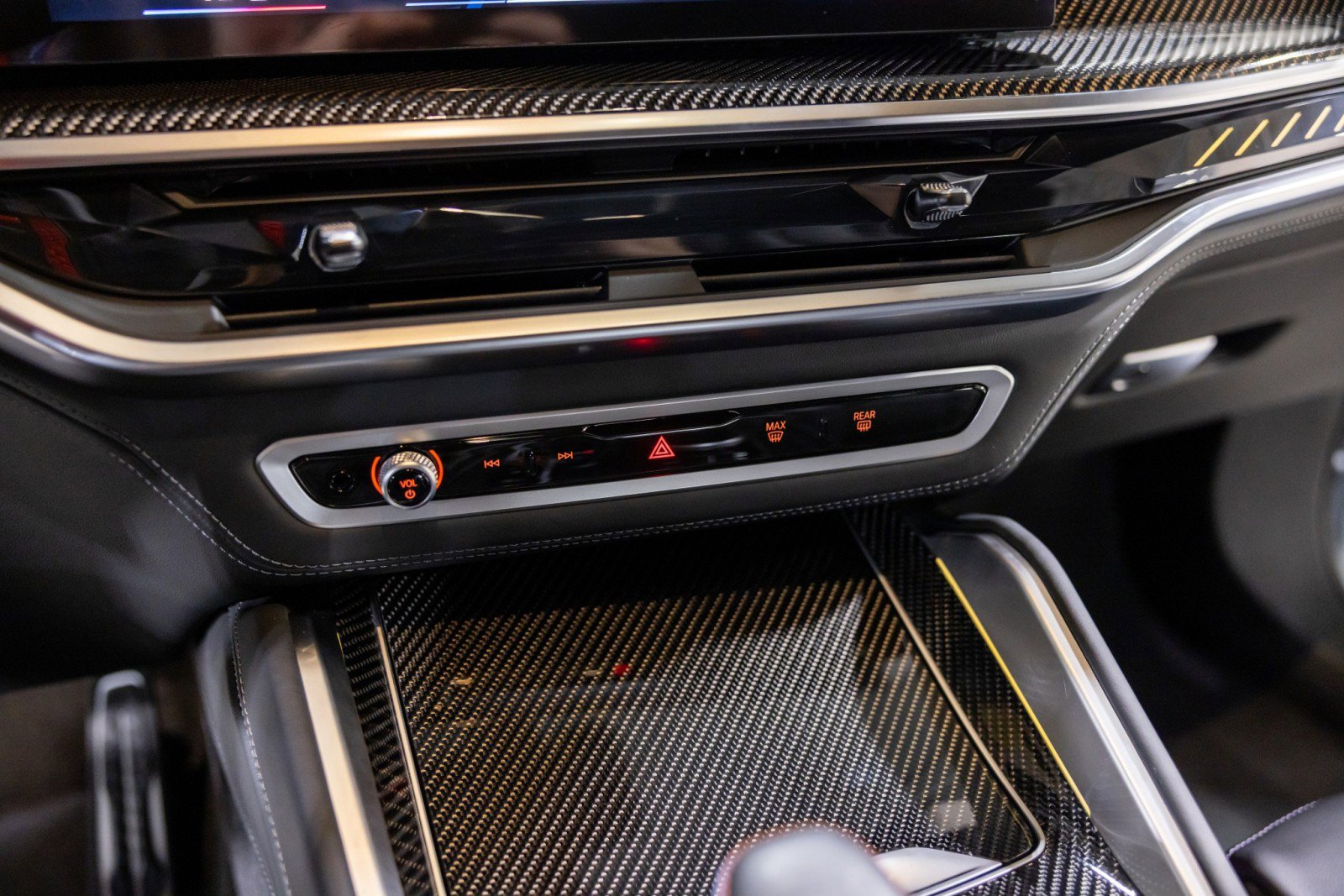 Used 2026 BMW X5 M Competition w/ Executive Package image 40