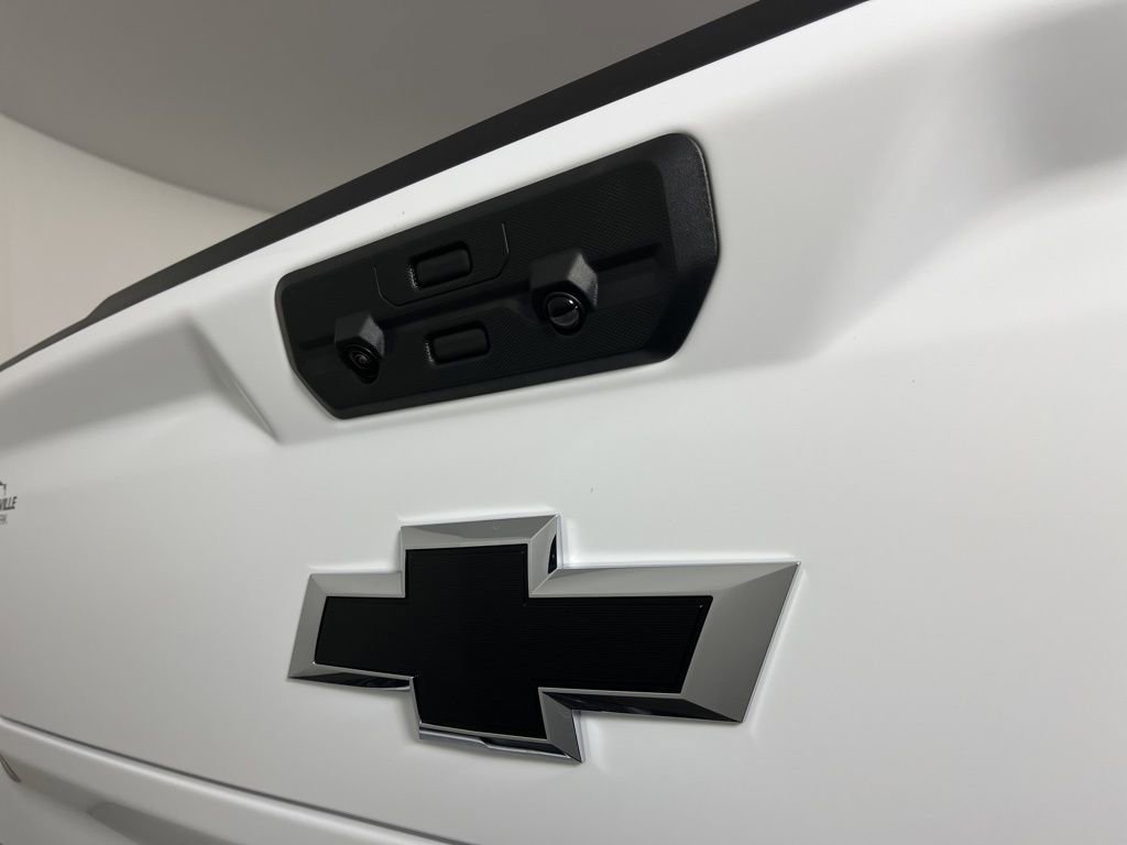 New 2026 Chevrolet Silverado 1500 ZR2 image 22