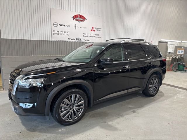 Certified 2024 Nissan Pathfinder SL w/ SL Premium Package AWD/4WD image 8