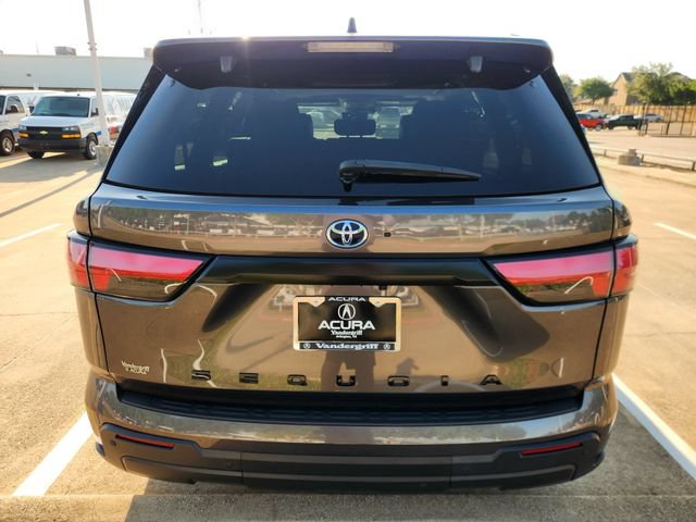 Used 2023 Toyota Sequoia SR5 w/ SR5 Premium Package AWD/4WD image 5