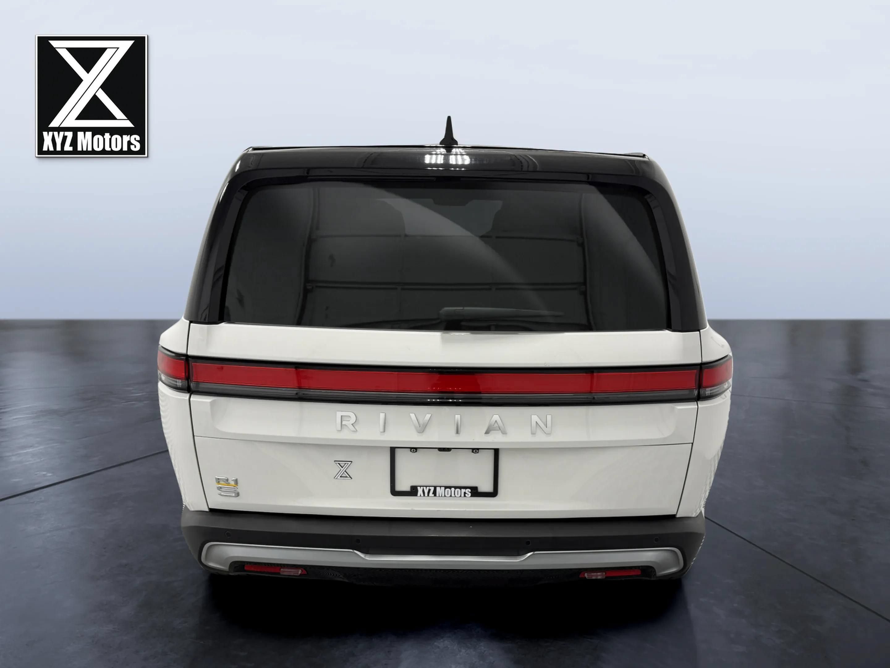 Used 2023 Rivian R1S Launch Edition Quad AWD/4WD image 7