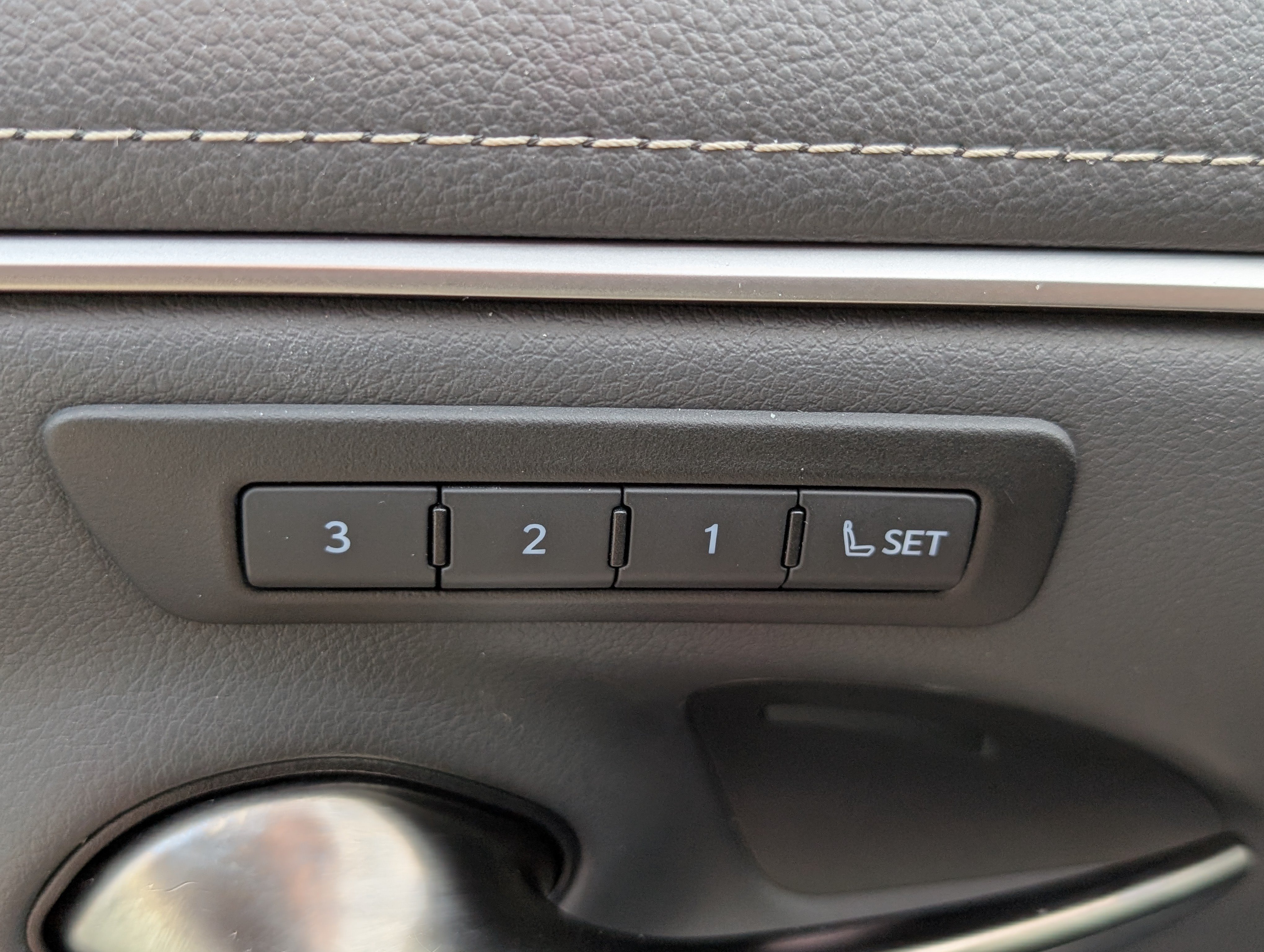 Used 2025 Lexus ES 350 w/ Premium Package FWD image 21