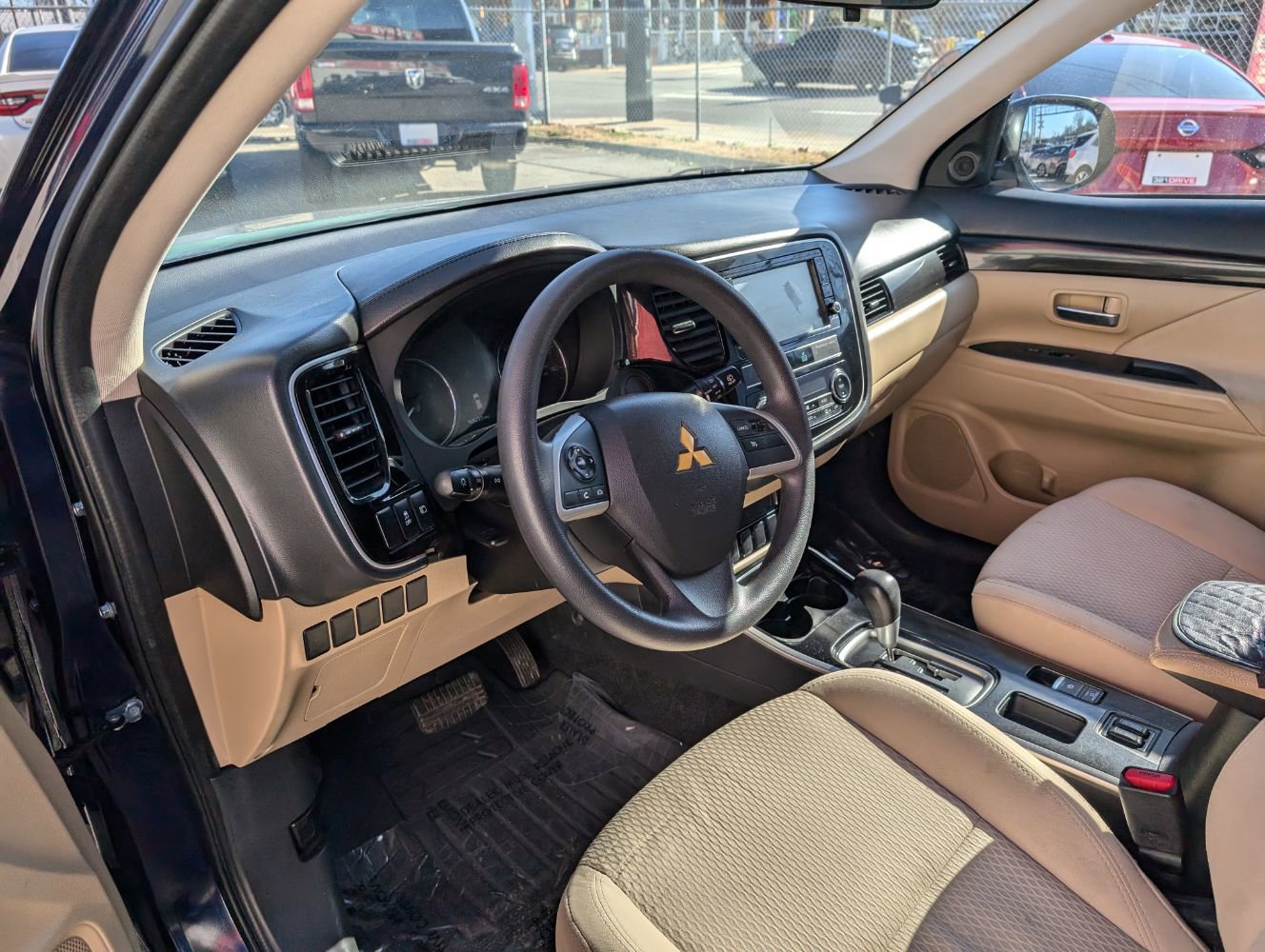 Used 2019 Mitsubishi Outlander ES image 12
