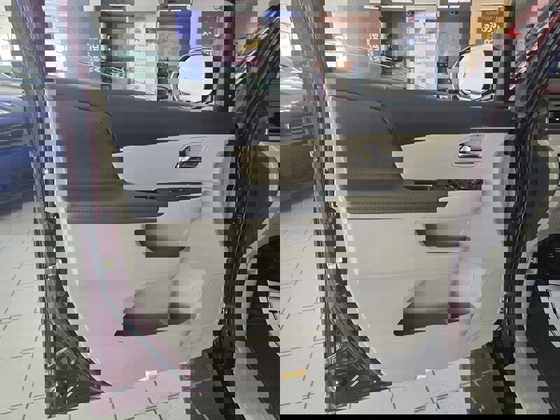 Used 2015 Honda Odyssey EX image 7