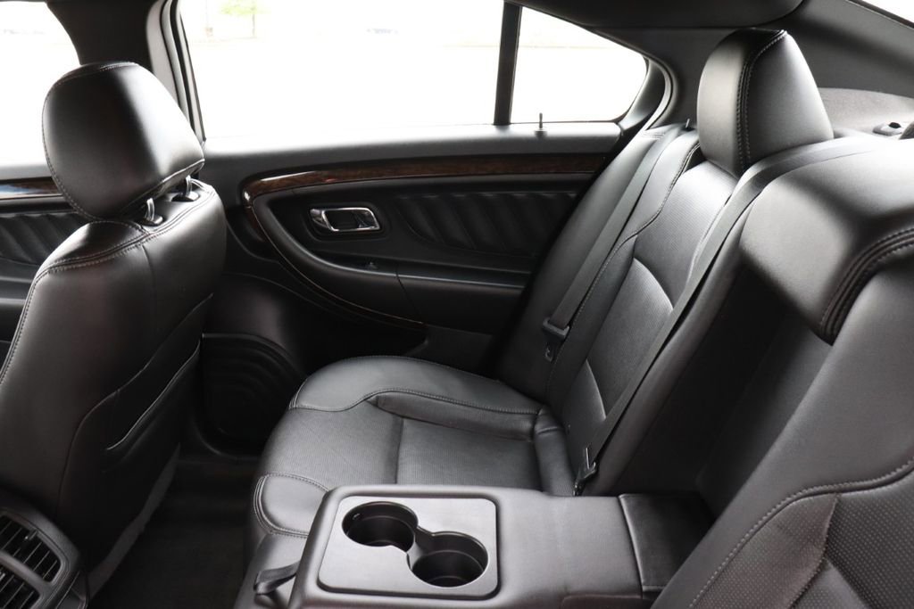 Used 2015 Ford Taurus Limited FWD image 15
