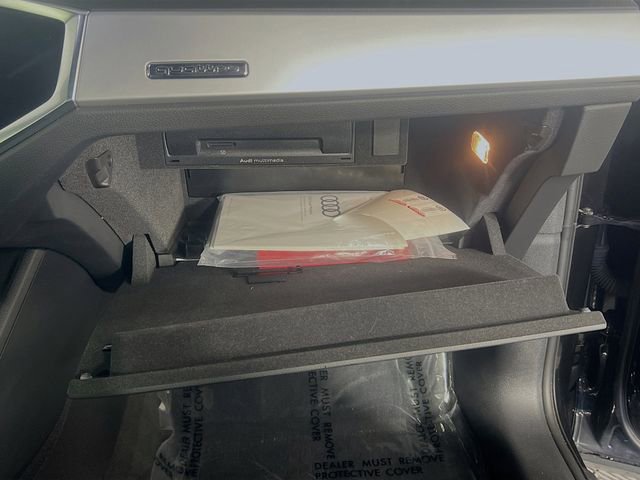 Used 2020 Audi Q3 2.0T Premium w/ Convenience Package image 31