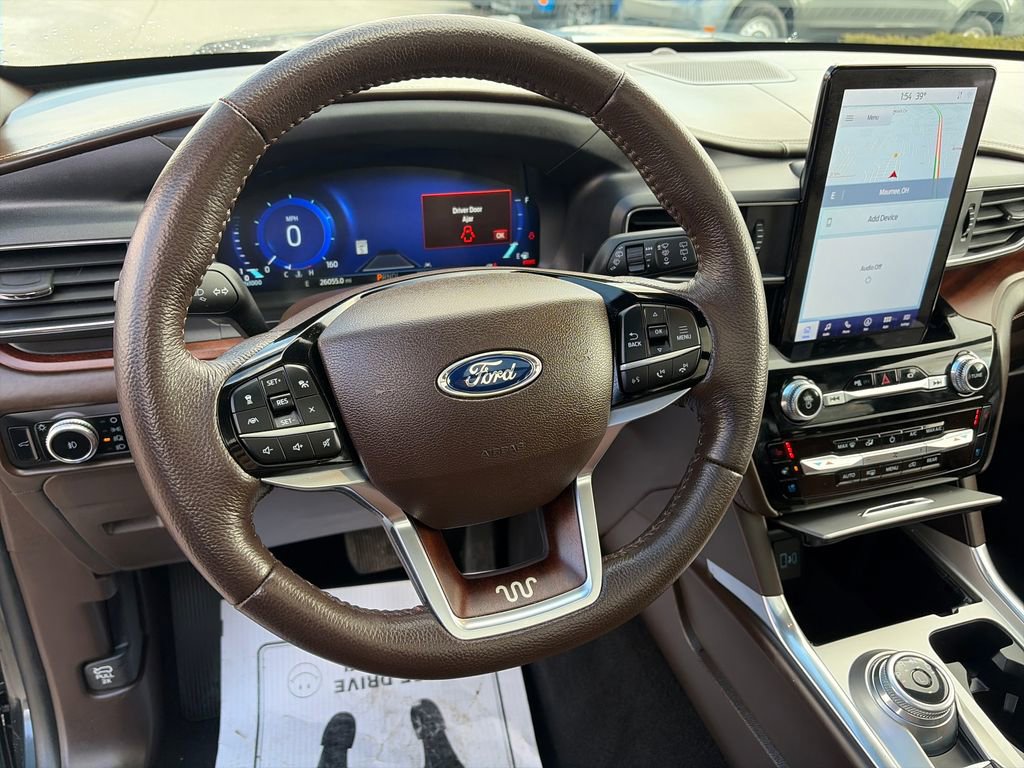 Used 2023 Ford Explorer King Ranch w/ Technology Package image 27