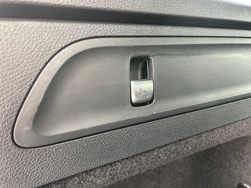 Used 2022 Mercedes-Benz GLC 300 4MATIC image 36