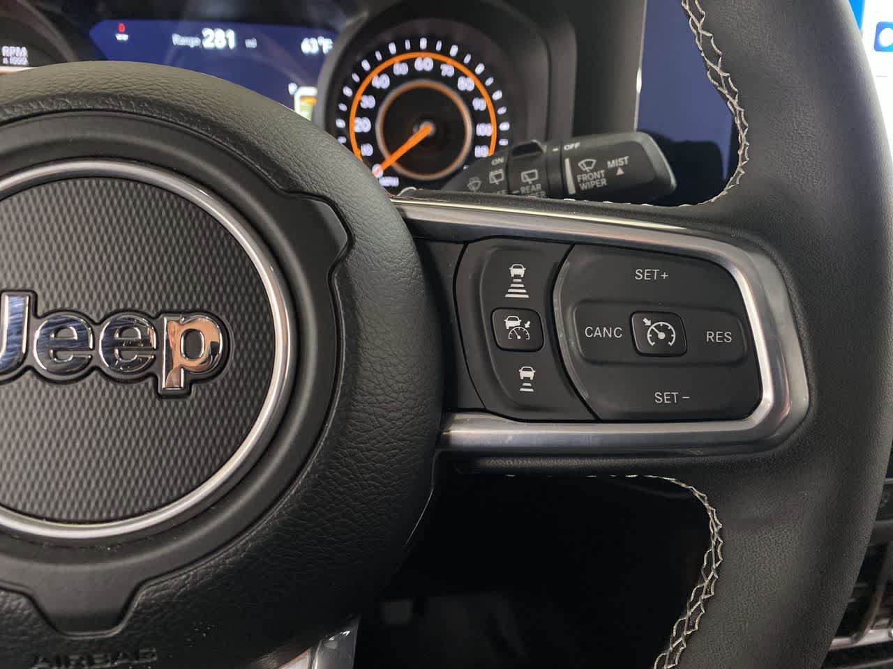 Used 2025 Jeep Wrangler Sahara image 21