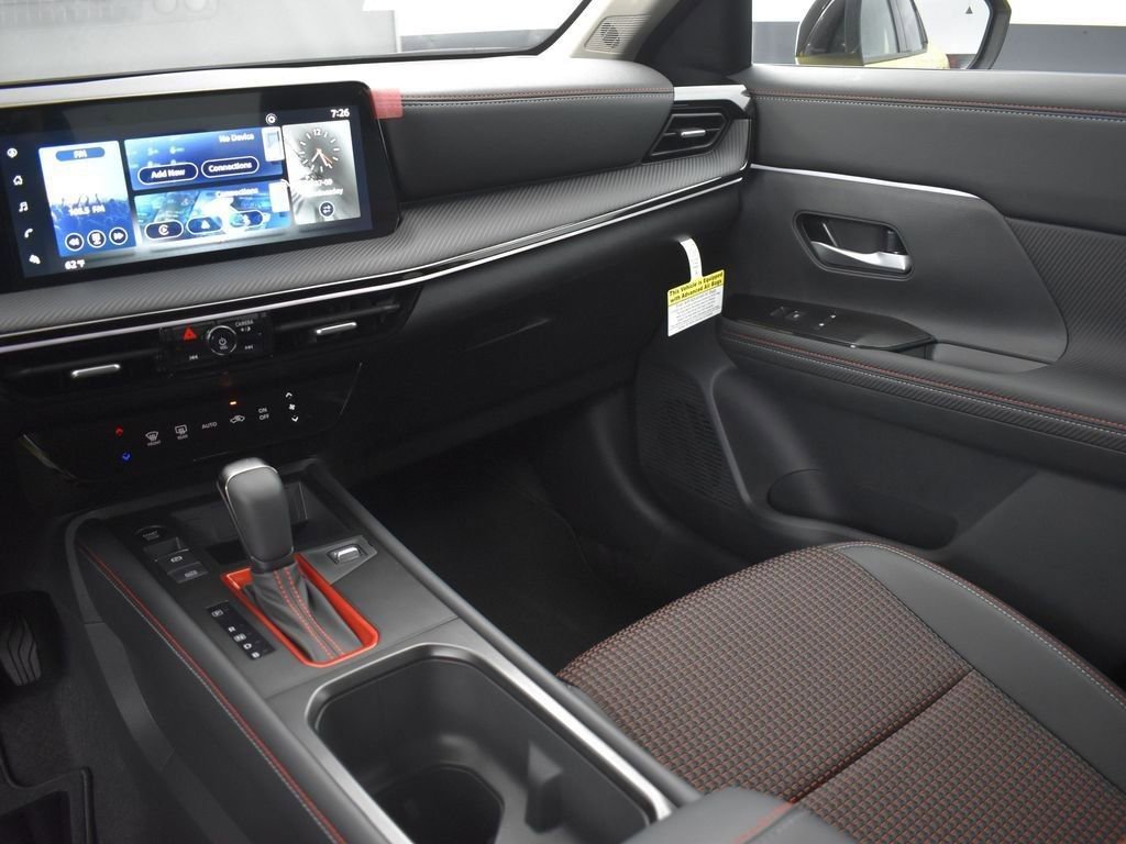 New 2025 Nissan Kicks SR AWD/4WD image 33