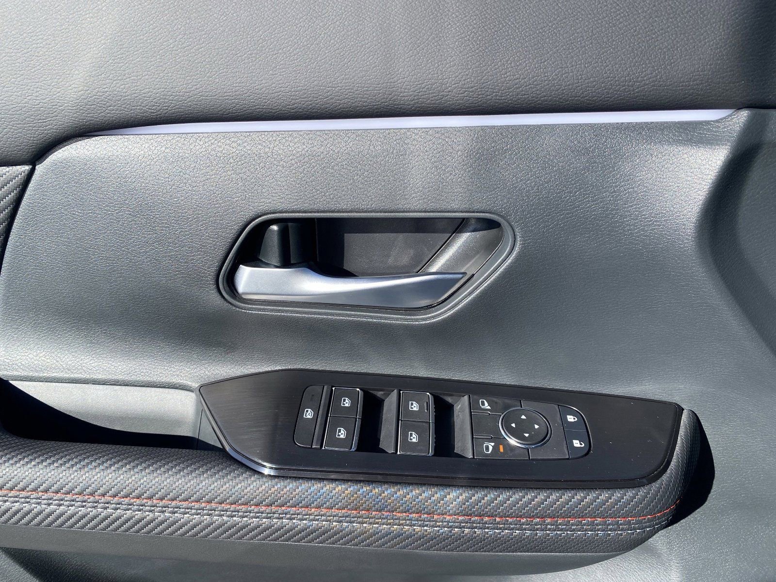 New 2026 Nissan Kicks SR w/ Cold Weather Package FWD image 23