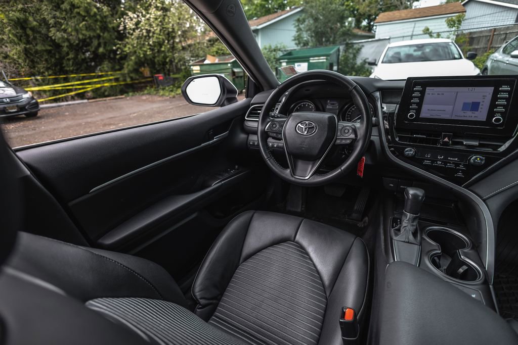Used 2024 Toyota Camry SE FWD image 21