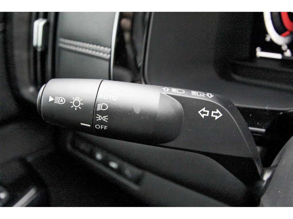 New 2026 Nissan Pathfinder Platinum FWD image 18