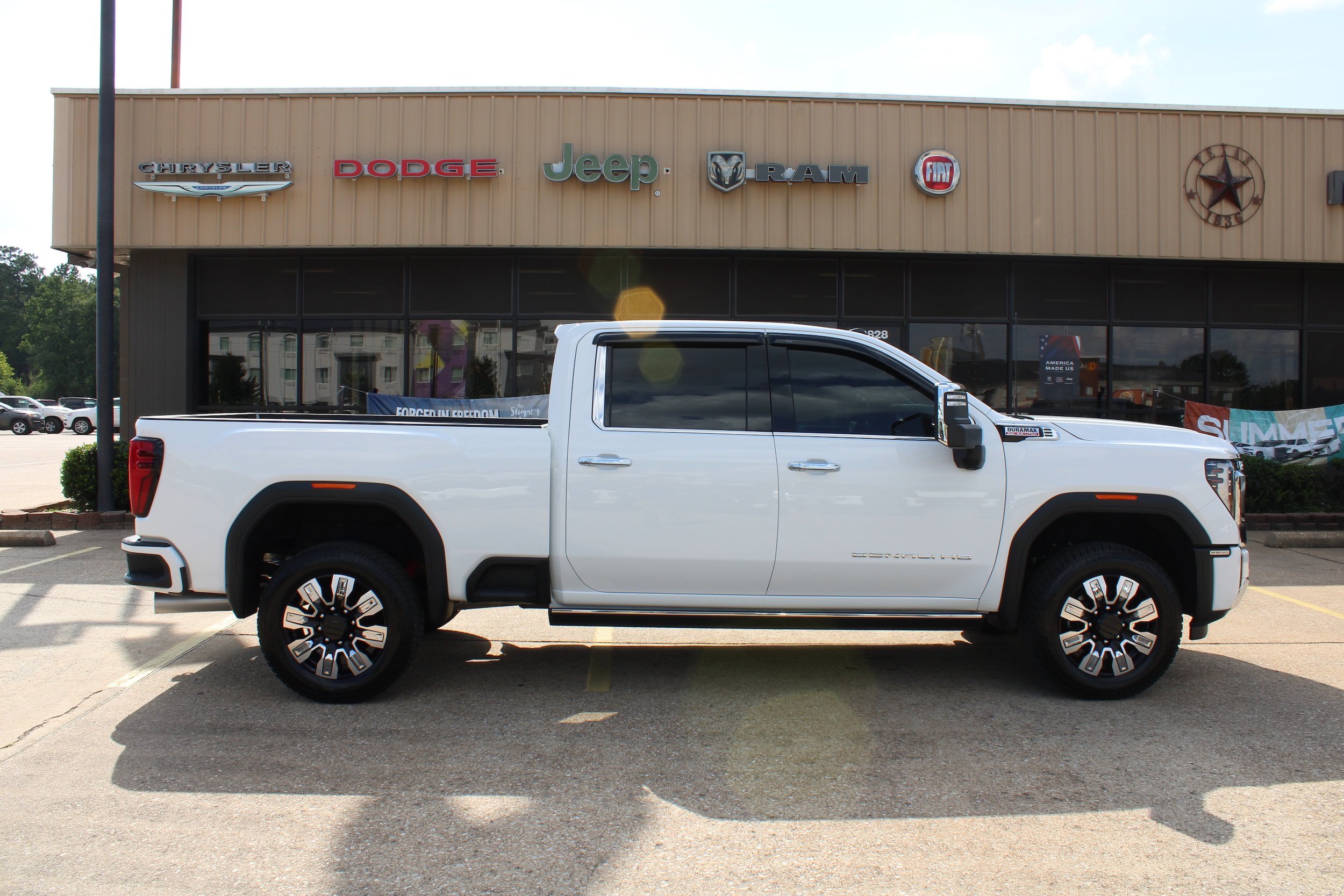 Used 2025 GMC Sierra 2500 Denali w/ Denali Reserve Package AWD/4WD image 6