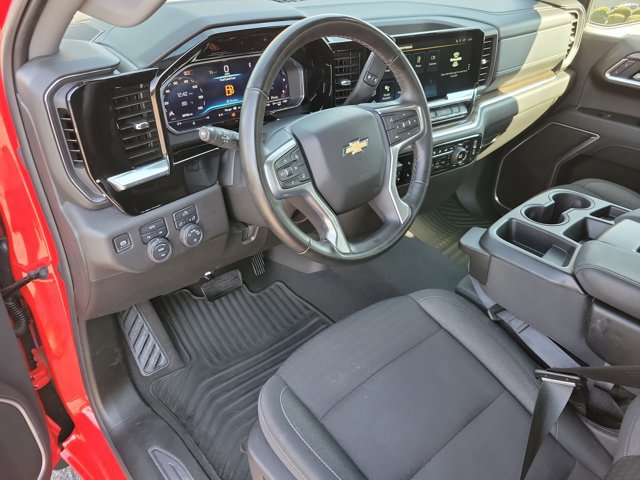 Used 2025 Chevrolet Silverado 1500 LT image 4