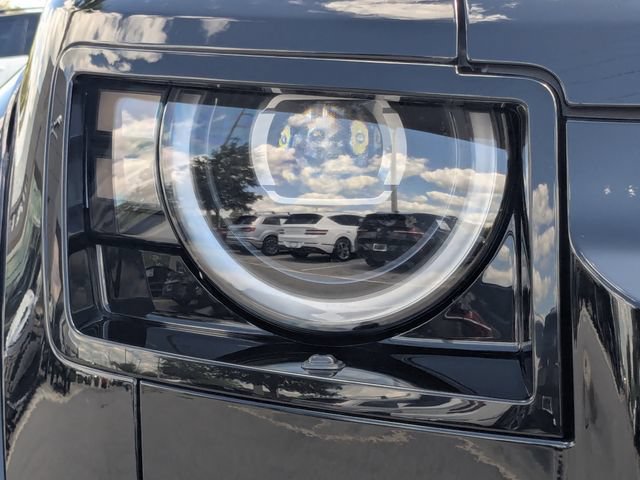 New 2026 Land Rover Defender 110 OCTA AWD/4WD image 9