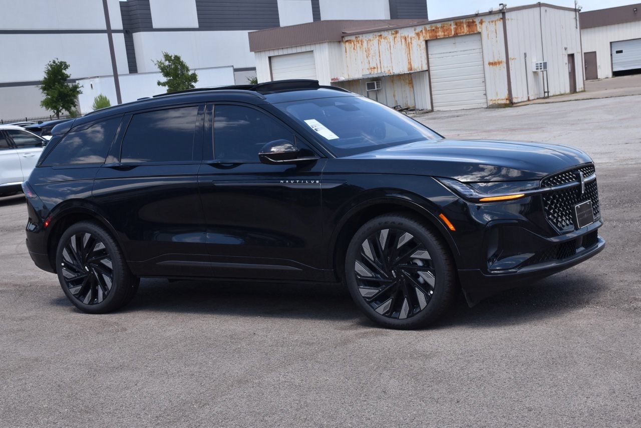 New 2026 Lincoln Nautilus Reserve w/ Jet Appearance Package AWD/4WD image 11