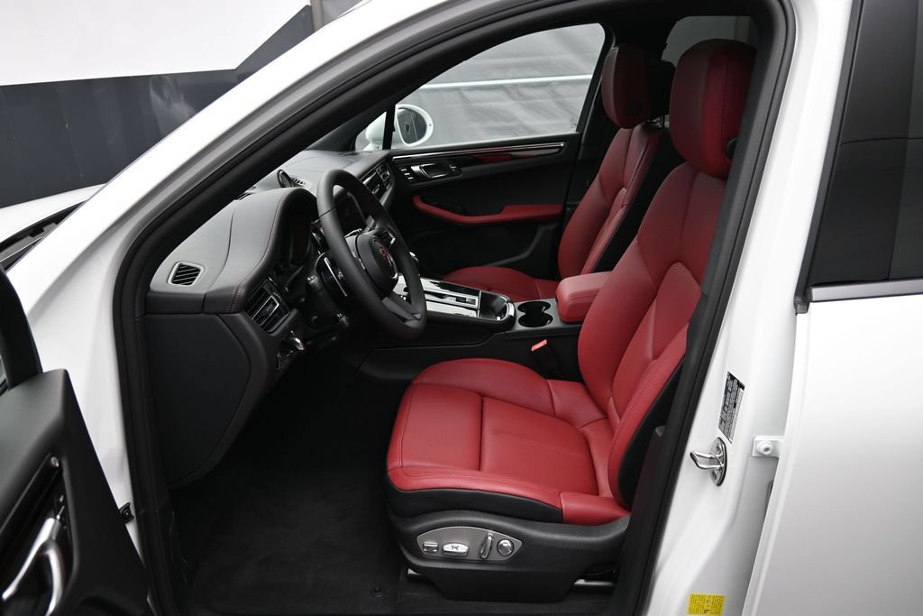 New 2026 Porsche Macan AWD/4WD image 6