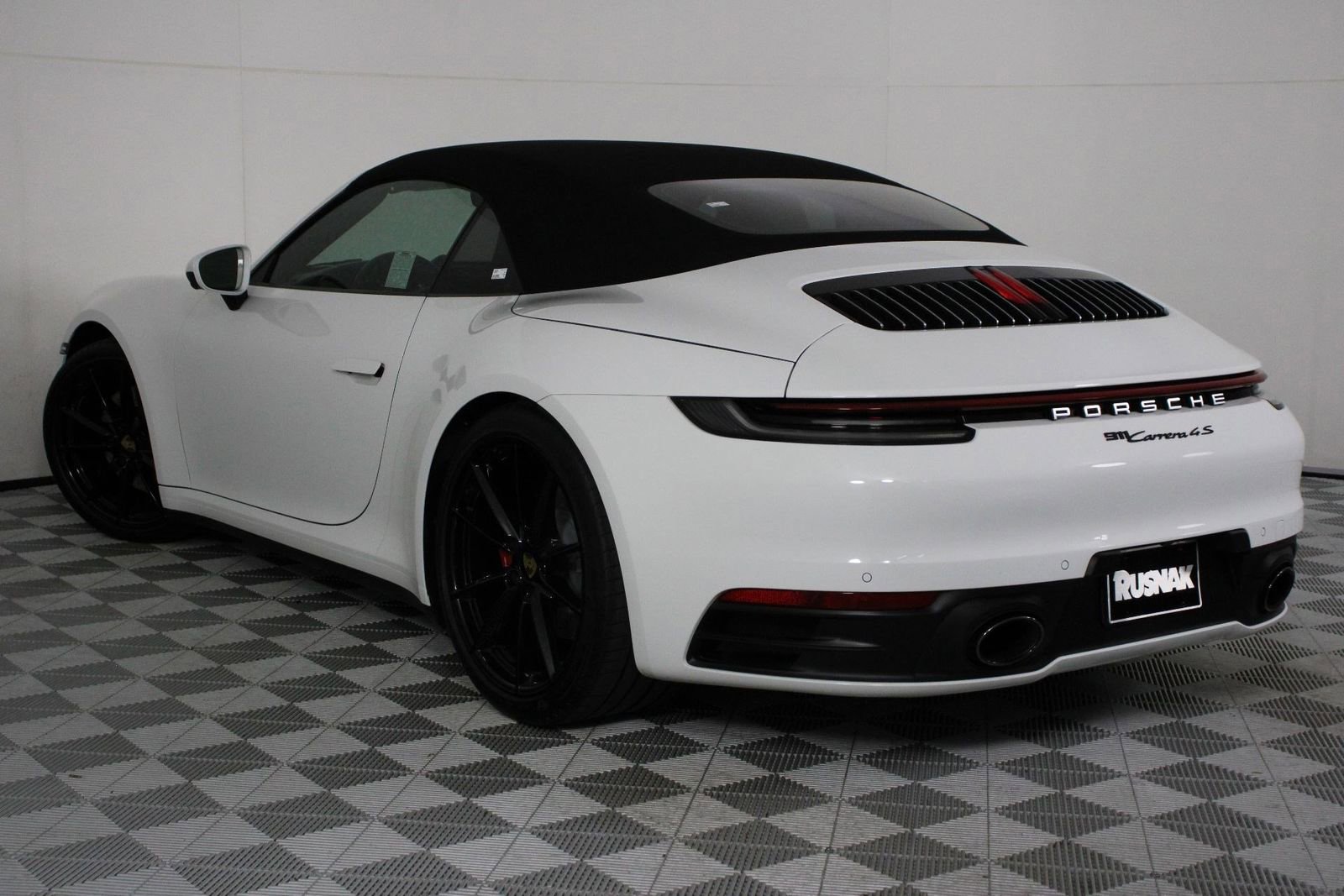 Certified 2020 Porsche 911 Carrera 4S AWD/4WD image 3