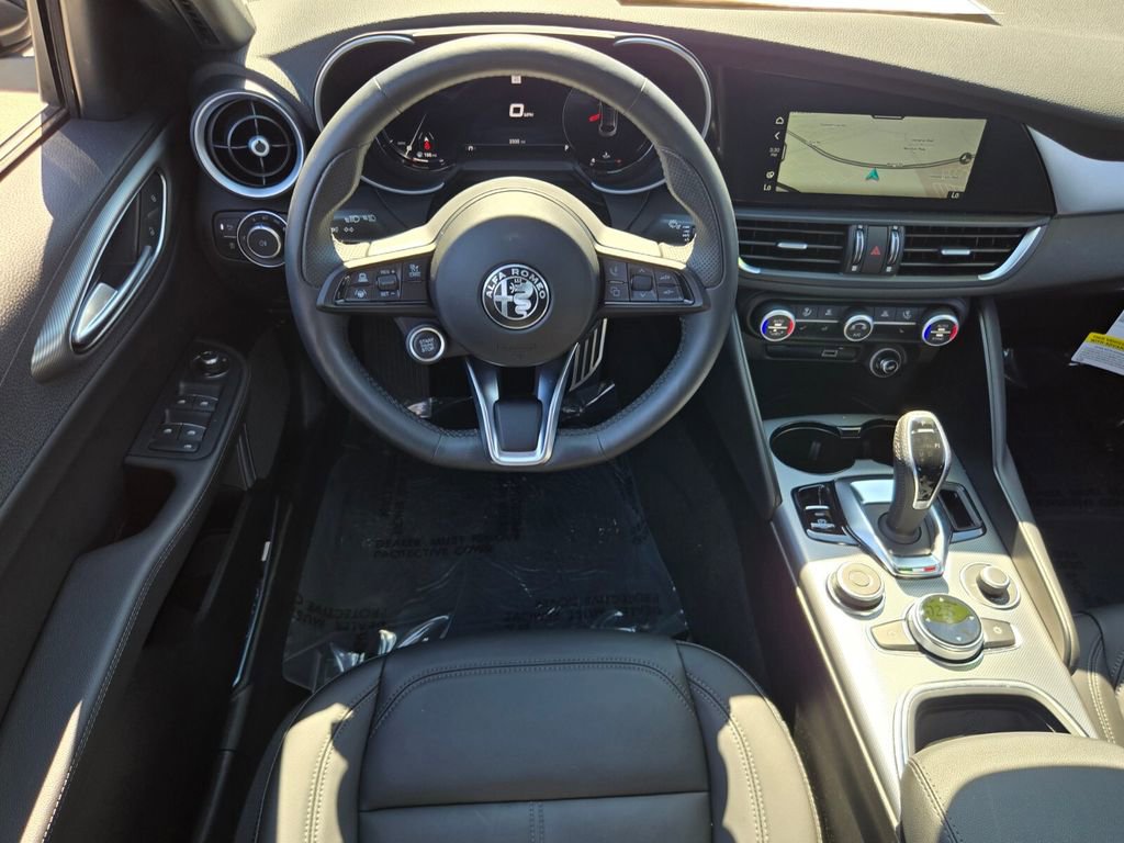 New 2025 Alfa Romeo Giulia w/ Veloce Package Rwd image 8