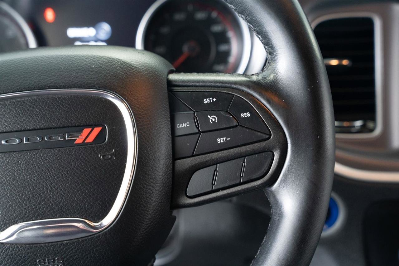 Used 2022 Dodge Charger SXT RWD image 14