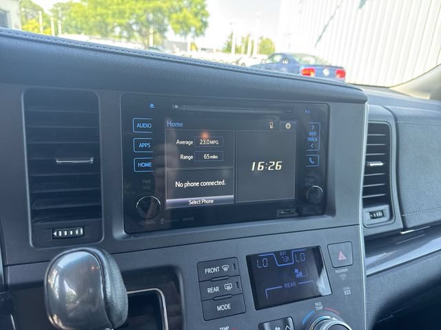 Used 2017 Toyota Sienna SE Premium FWD image 21