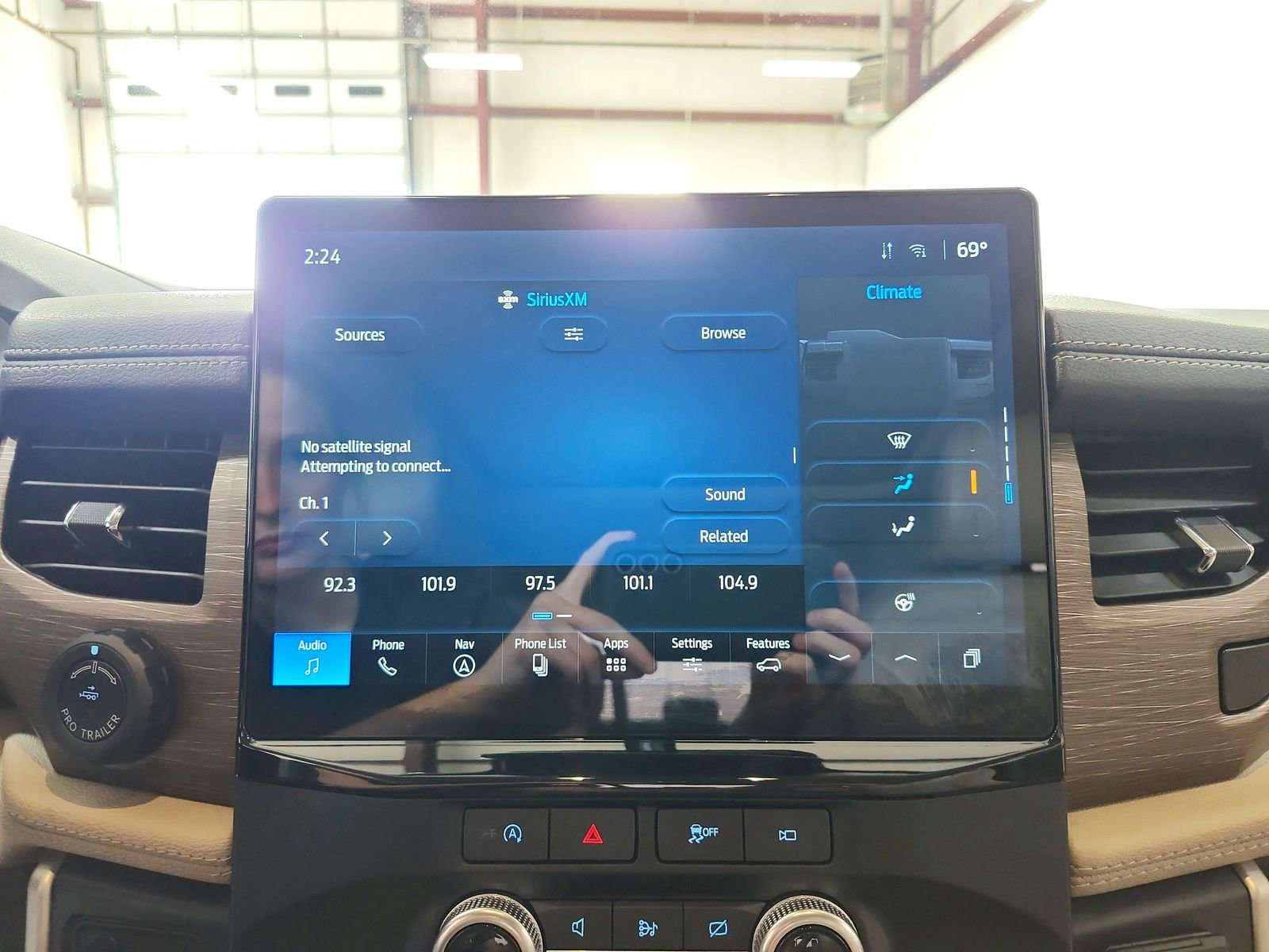 Used 2023 Ford Expedition Limited image 29