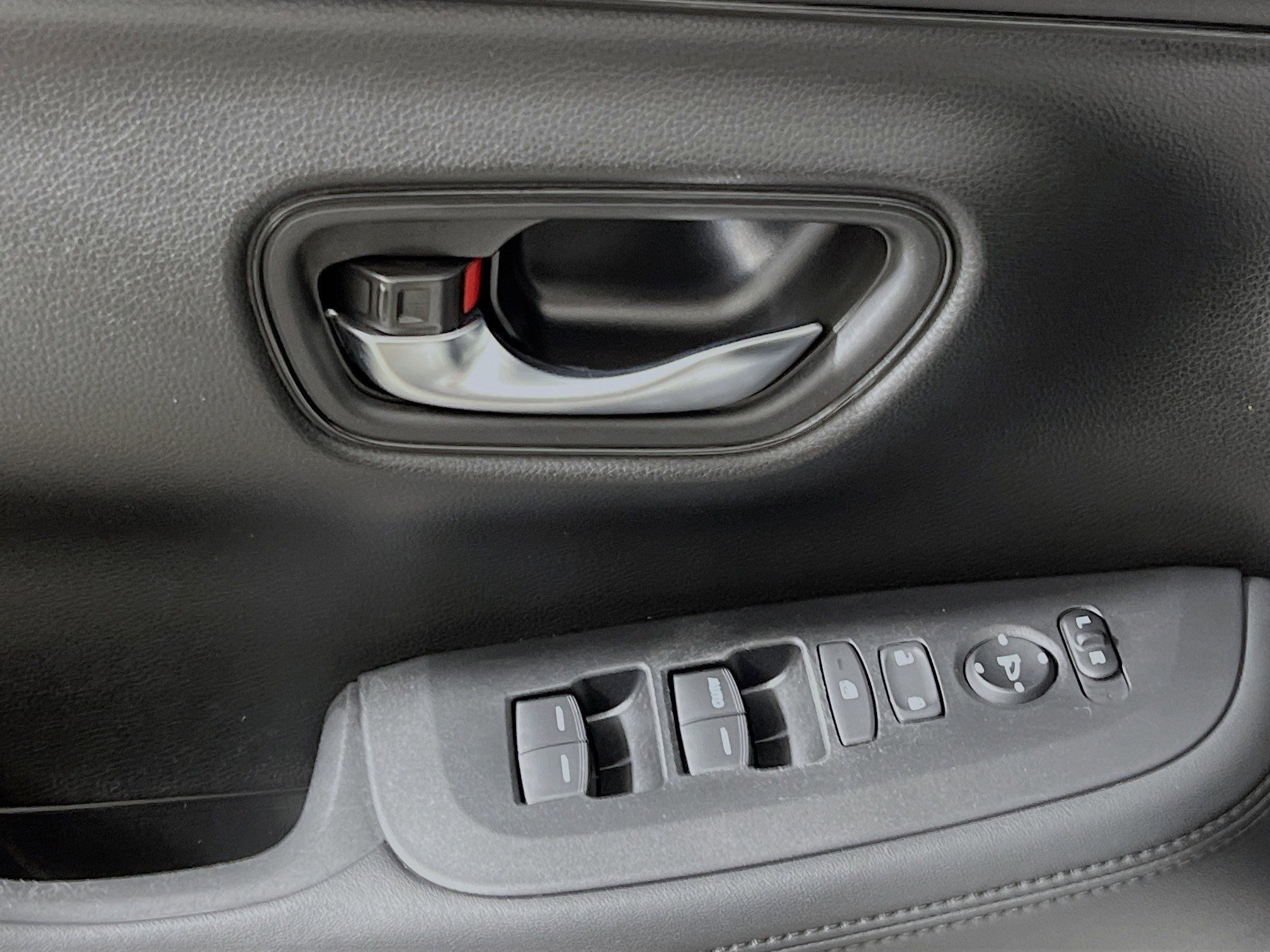 Used 2023 Honda HR-V LX image 17