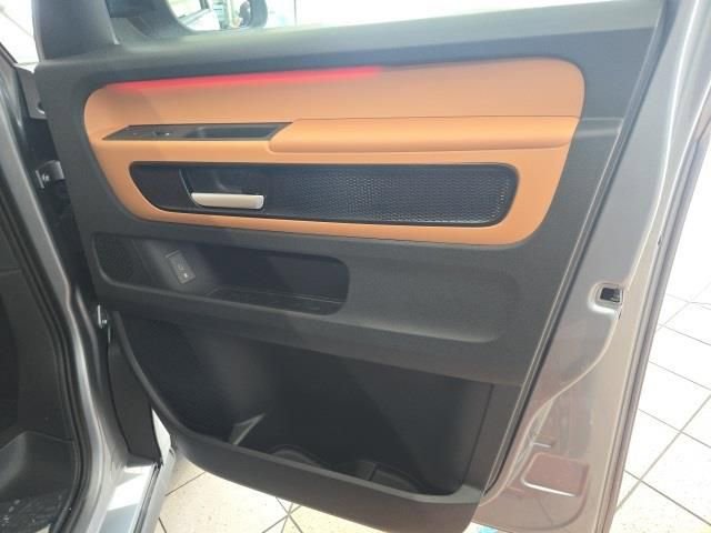 New 2025 Volkswagen ID. Buzz Pro S image 11