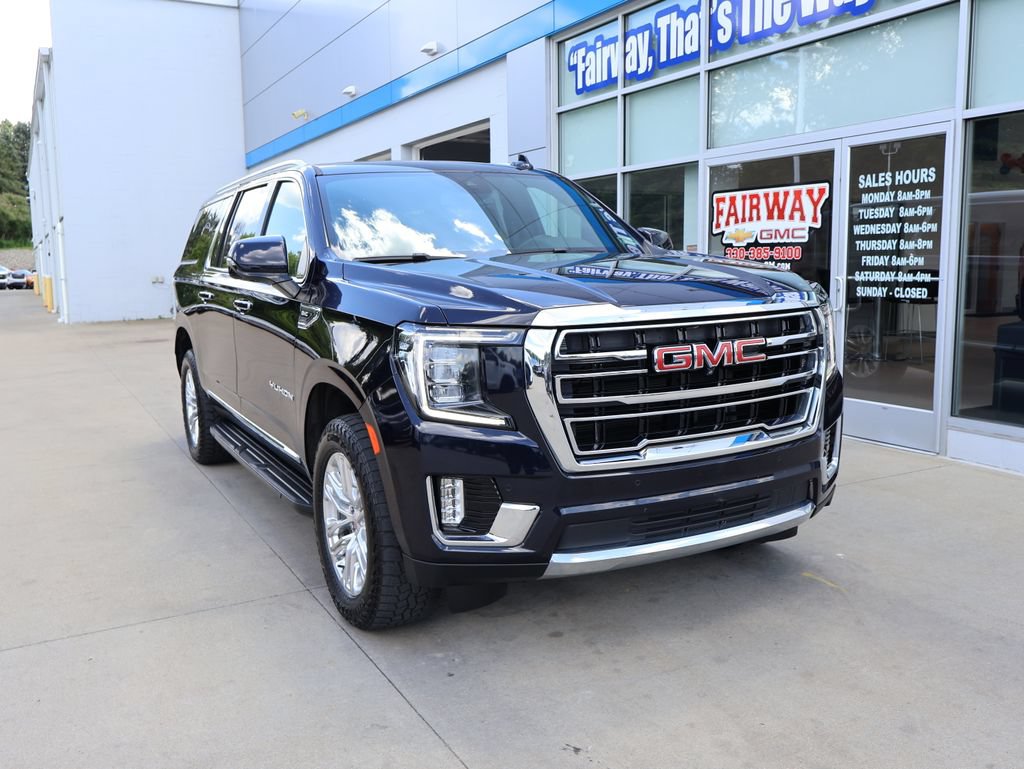 Used 2023 GMC Yukon XL SLT w/ SLT Luxury Package AWD/4WD image 2