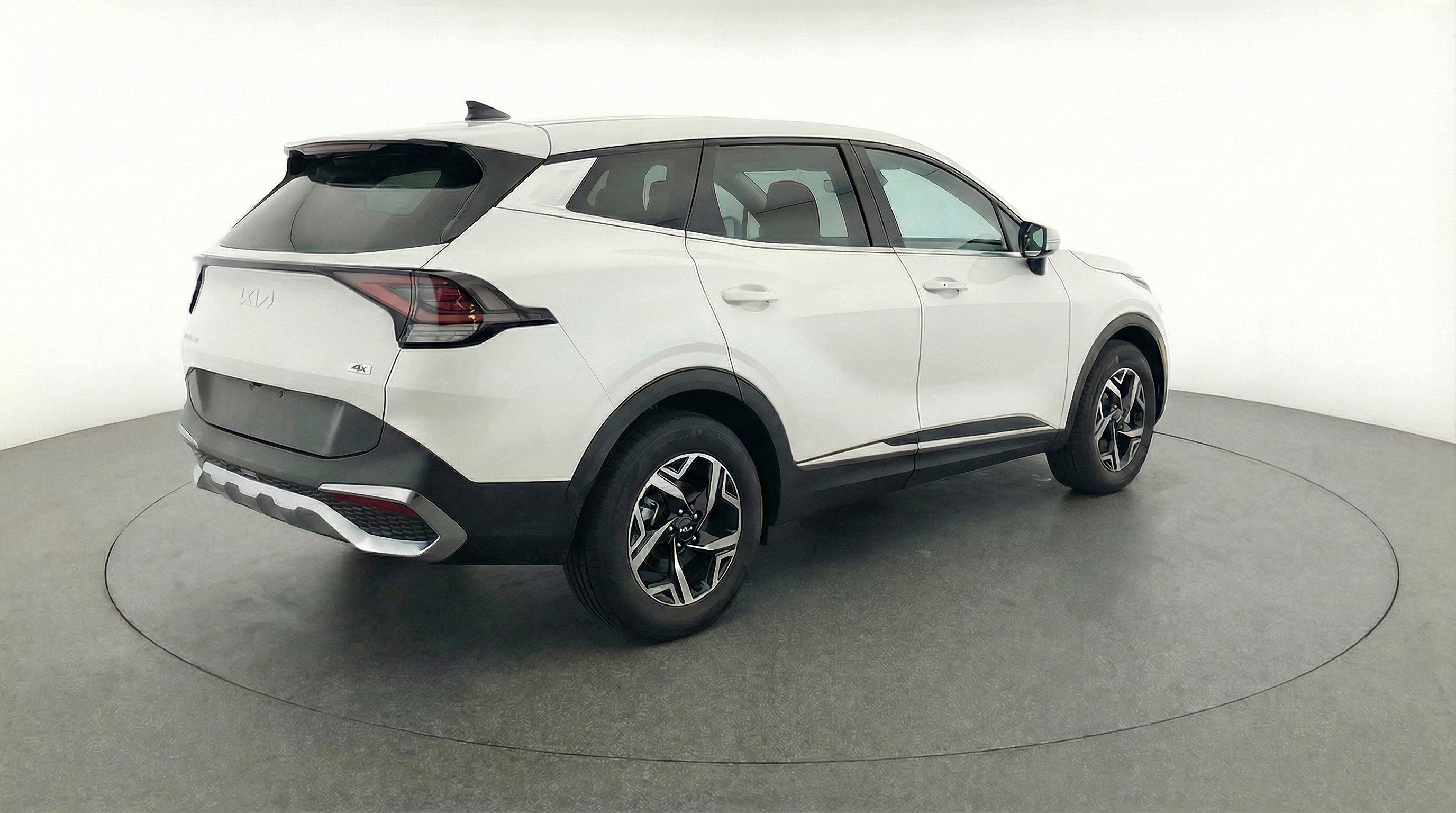 Used 2025 Kia Sportage LX image 9