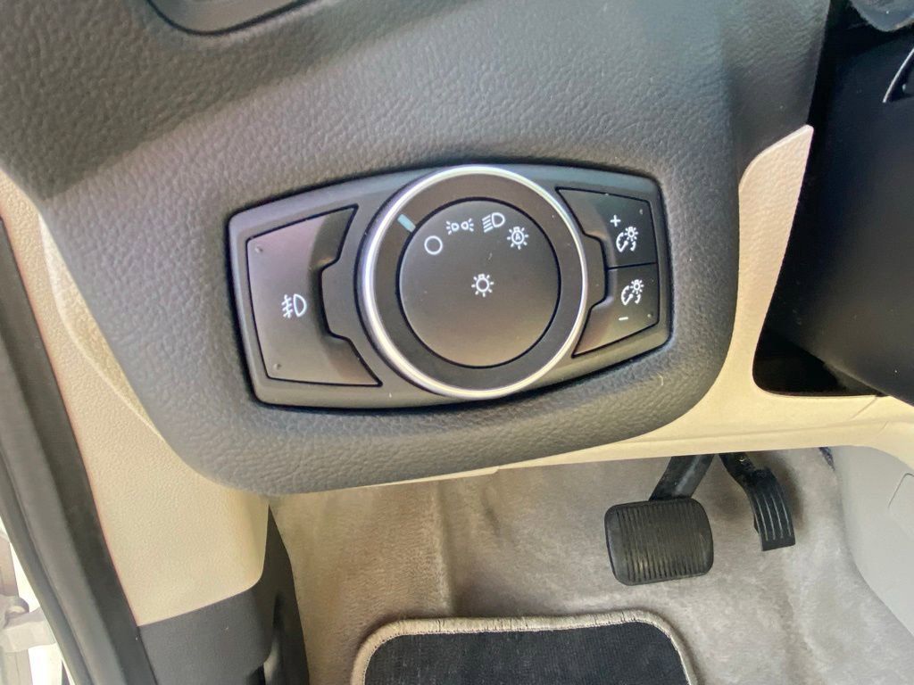 Used 2015 Ford C-MAX SEL w/ Equipment Group 302A FWD image 11