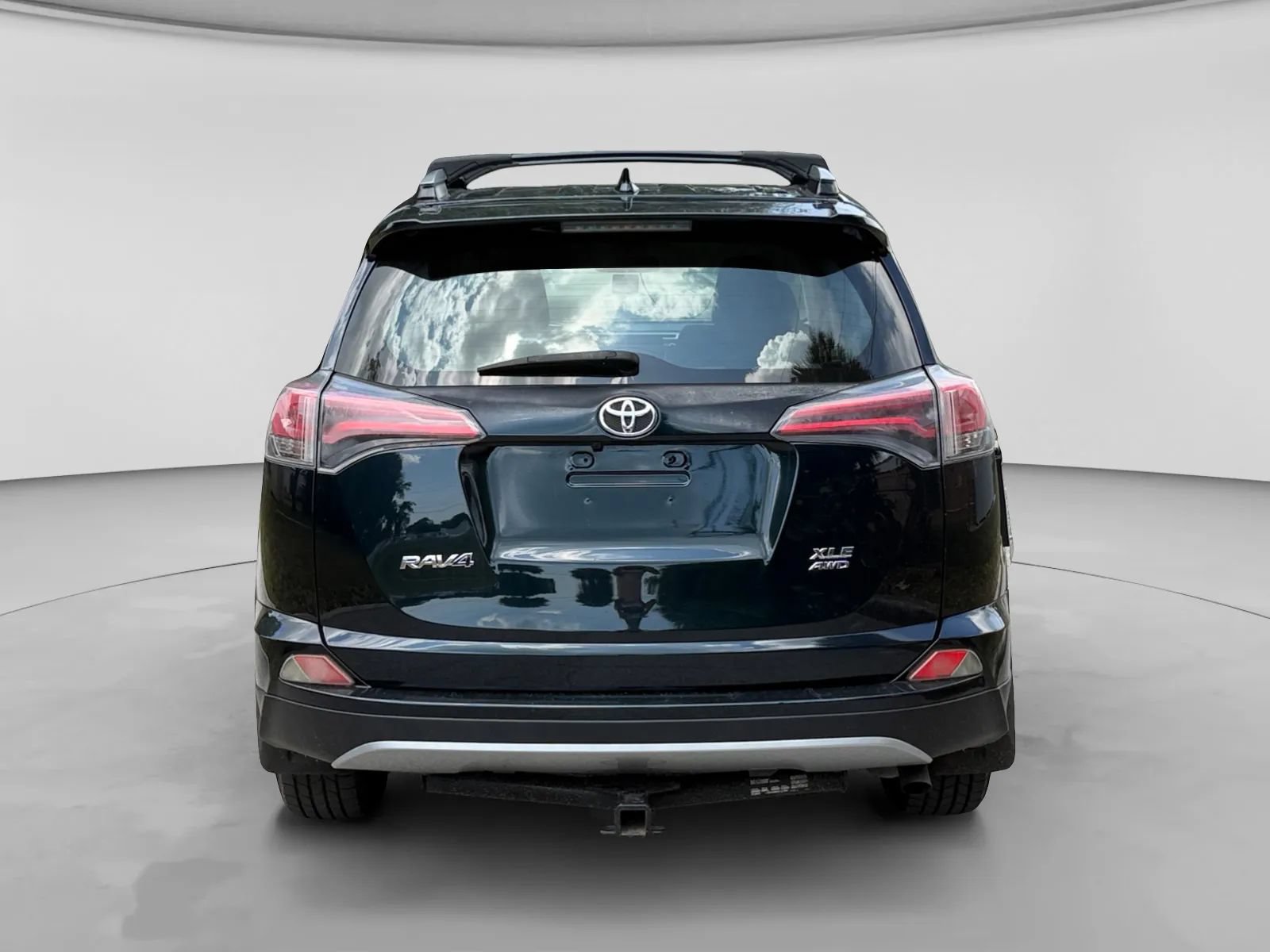 Used 2017 Toyota RAV4 XLE w/ Plus Special Value Package AWD/4WD image 4