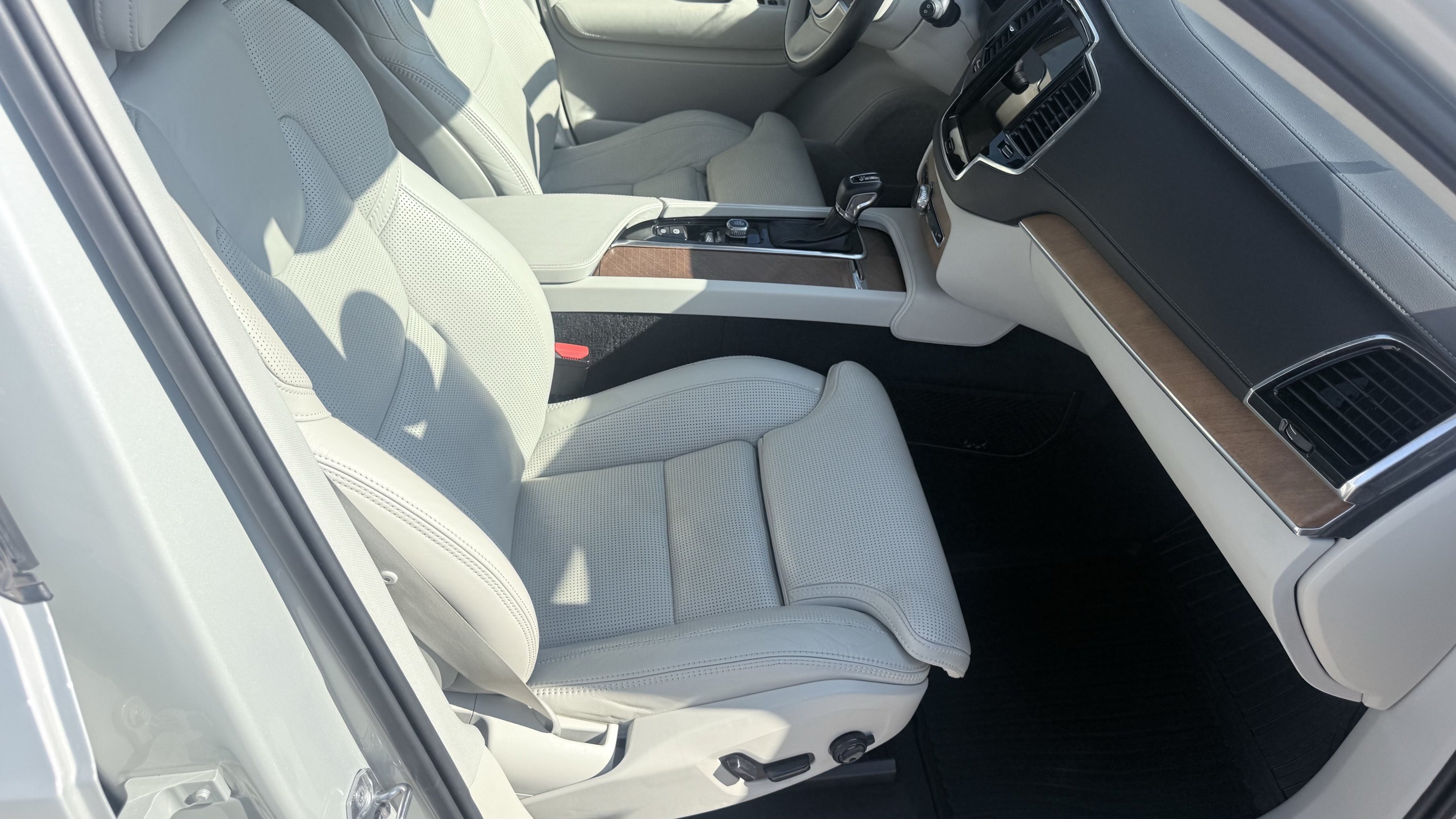 Used 2020 Volvo XC90 T6 Inscription w/ Protection Package Premier AWD/4WD image 27