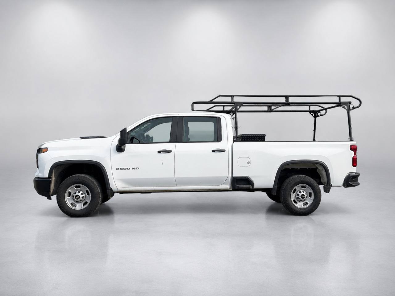 Used 2024 Chevrolet Silverado 2500 W/T RWD image 2