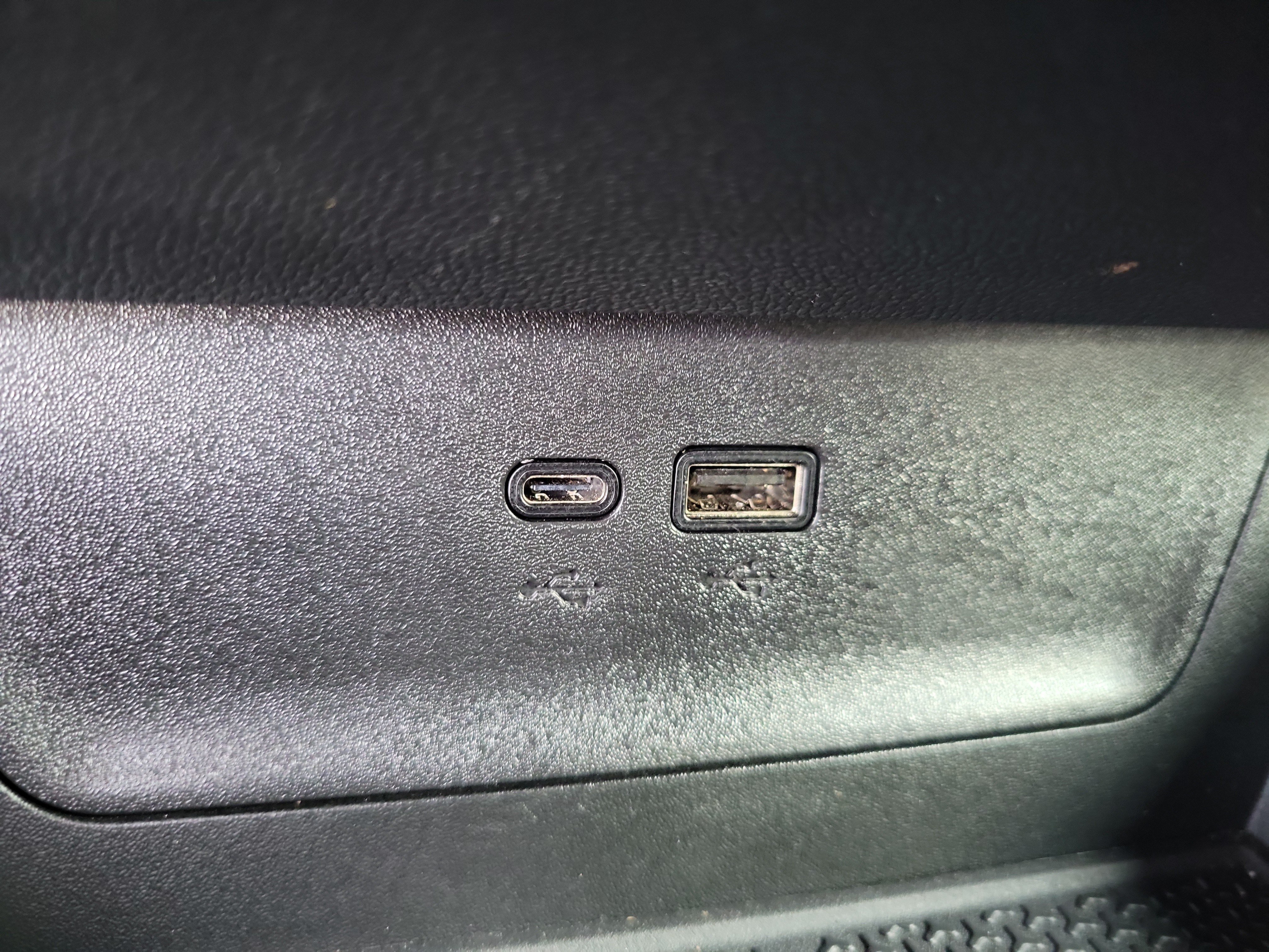 Used 2025 Chevrolet Equinox LT w/ Safety and Technology Package FWD image 16