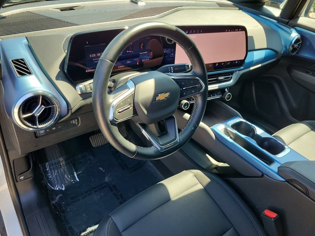 Used 2024 Chevrolet Equinox EV LT AWD/4WD image 23