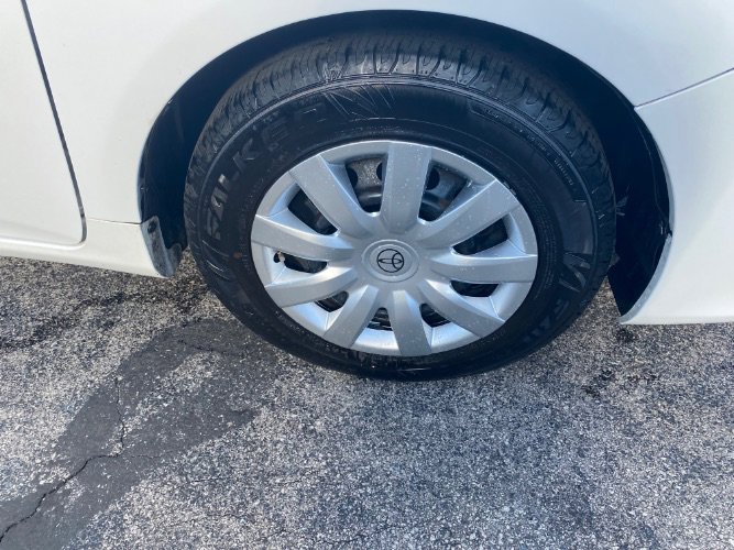 Used 2012 Toyota Corolla L FWD image 20
