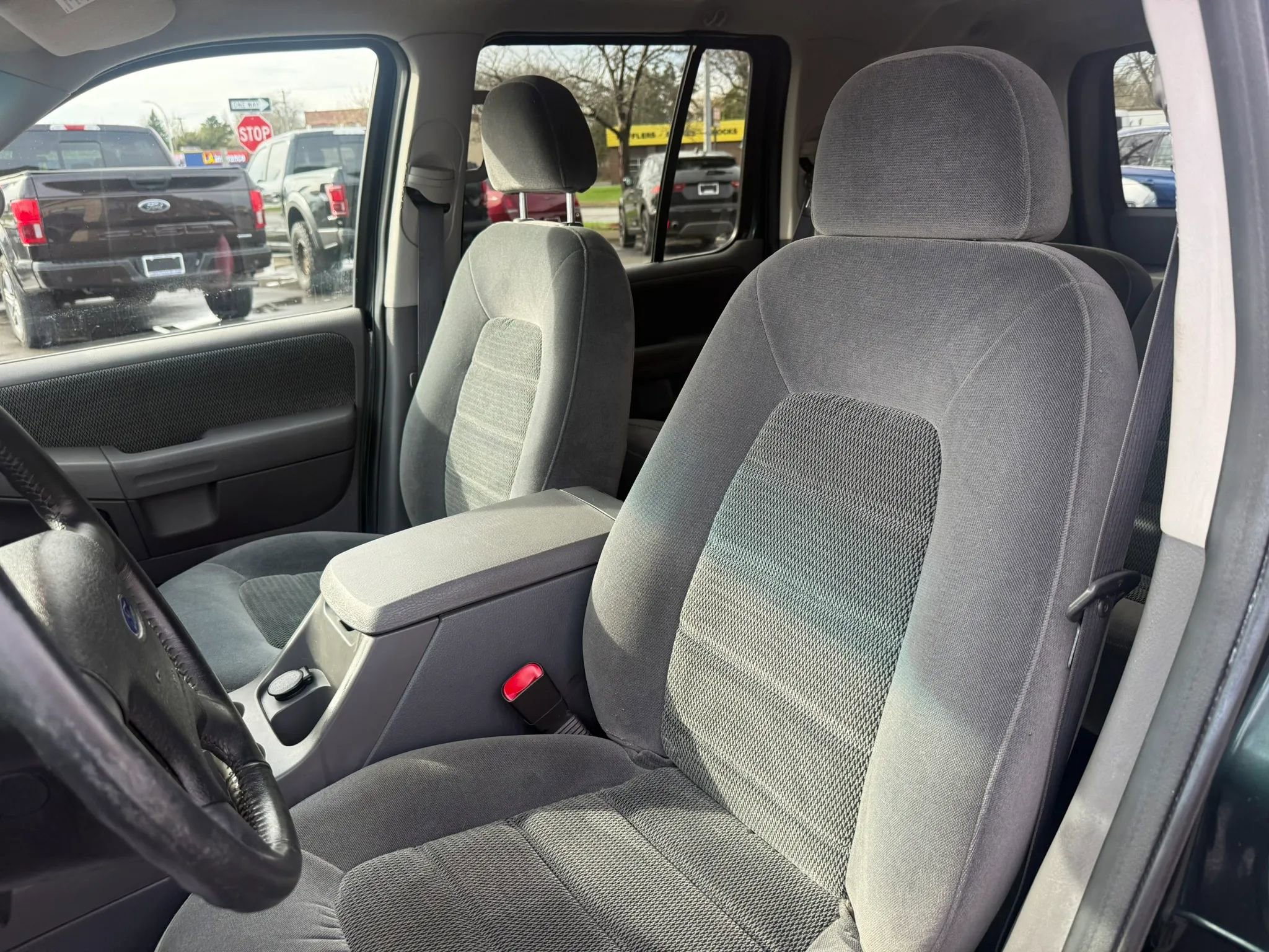 Used 2002 Ford Explorer XLT image 16