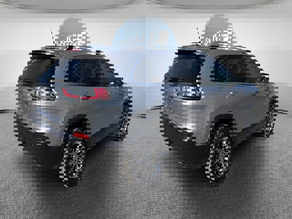 Used 2021 Jeep Cherokee Latitude Lux w/ Comfort/Convenience Group image 3