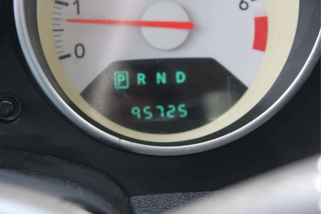 Used 2008 Dodge Caliber SXT FWD image 9