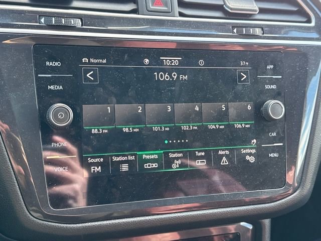 Used 2024 Volkswagen Tiguan SE R-Line image 25