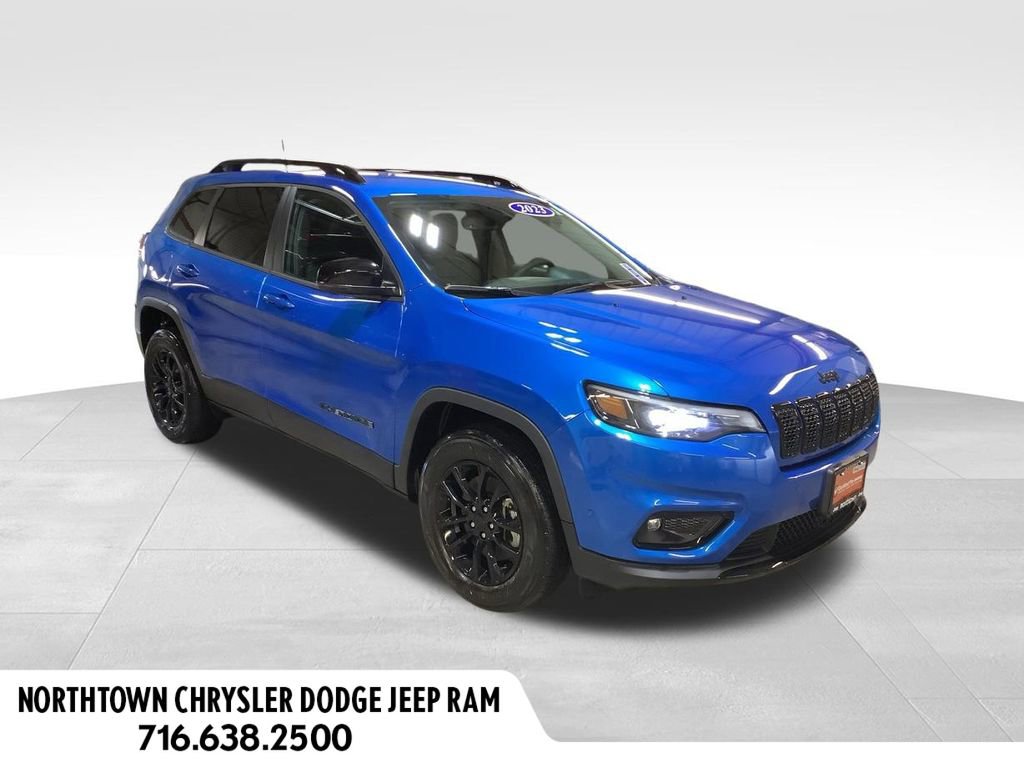 Used 2023 Jeep Cherokee Altitude Lux image 2