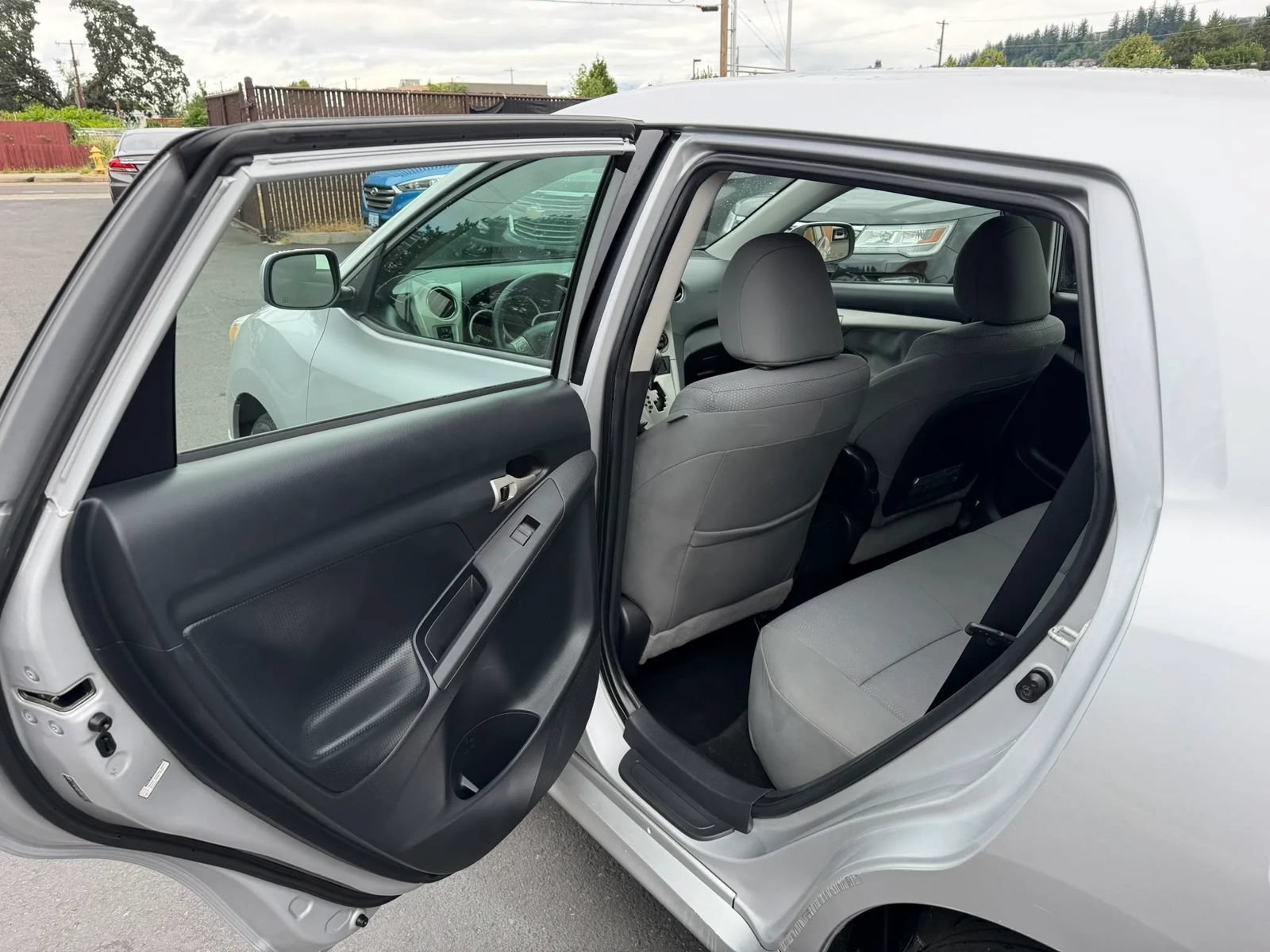 Used 2009 Toyota Matrix S FWD image 9