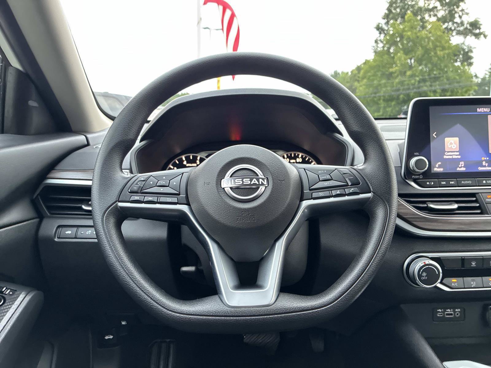 Used 2025 Nissan Altima 2.5 SV AWD/4WD image 19